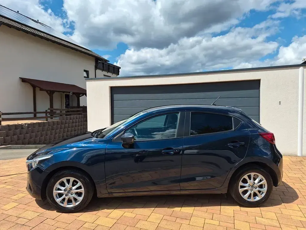Gebraucht Mazda 2 Exclusive-Line 105 PS (77 kW) 2016 Blau Limousine