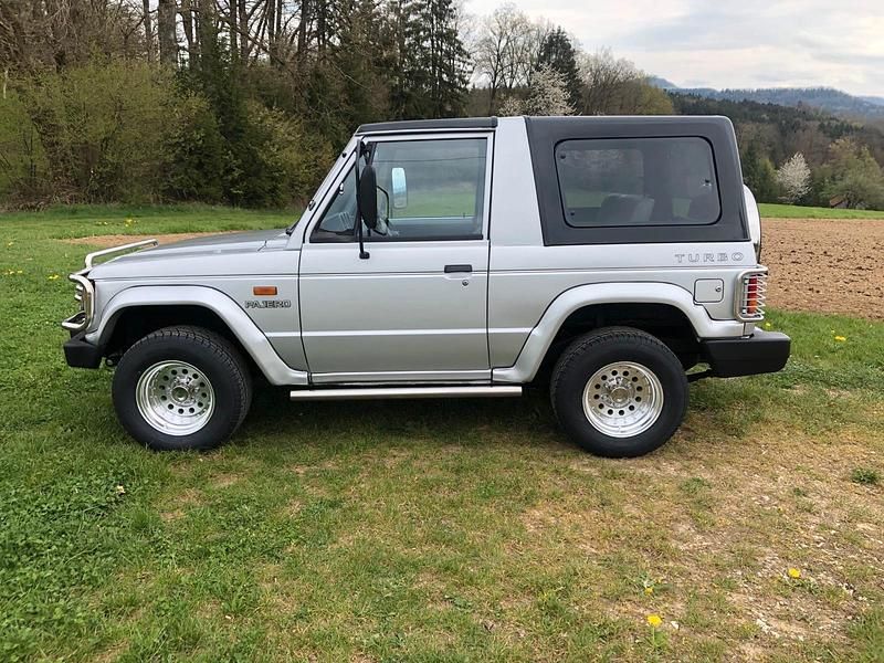 Silber Gebraucht 1987 Mitsubishi Pajero SUV | 16.500 € - Bild 1/2