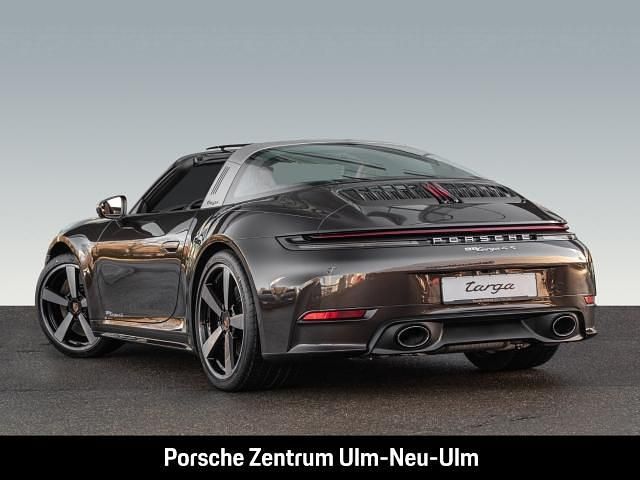 Neu Porsche 992 480 PS (353 kW) 2025 Braun Coupé