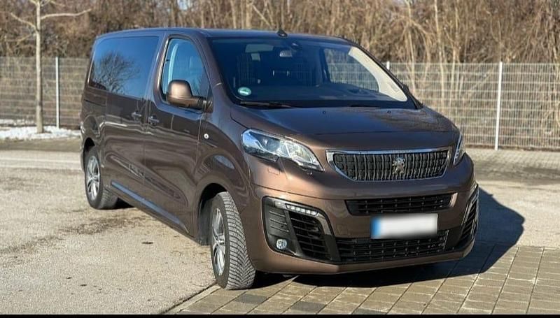 Gebraucht Peugeot Traveller 180 PS (132 kW) 2018 Braun Van / Kleinbus