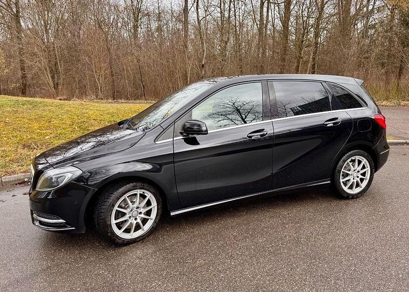 Gebraucht Mercedes B220 184 PS (135 kW) 2013 Schwarz Van / Kleinbus