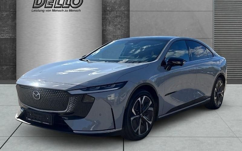 Grau Neu 2025 Mazda 6e Takumi-Line Limousine | 40.990 € (Fairer Preis) - Bild 1/4