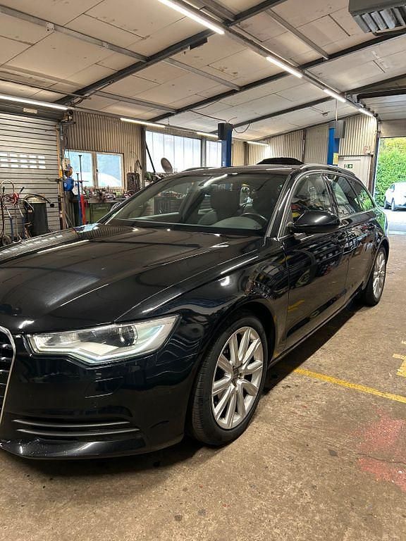 Schwarz Gebraucht 2013 Audi A6 Comfort Kombi | 11.400 € (Fairer Preis) - Bild 1/4