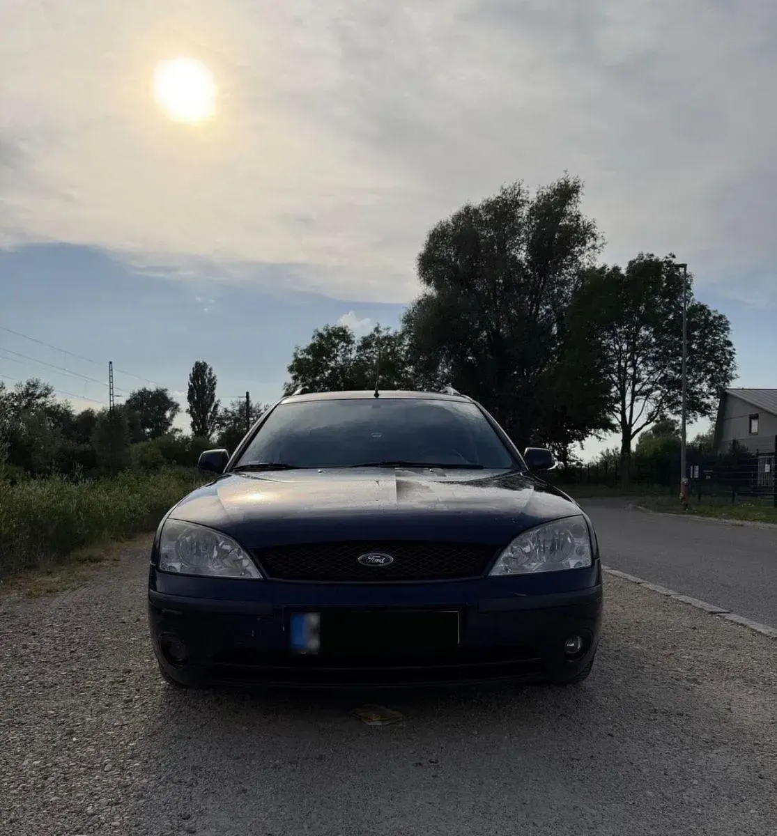 Gebraucht Ford Mondeo Ghia 145 PS (106 kW) 2001 Blau Limousine