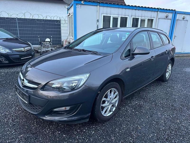 Gebraucht Opel Astra Selection 116 PS (85 kW) 2016 Plat.anthr./rogrey/0j:silbergr Kombi