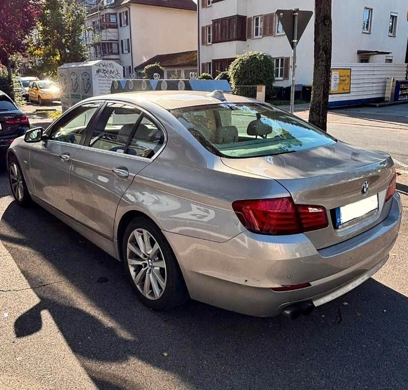 Gebraucht BMW 530 M Sport 258 PS (189 kW) 2012 Silber Limousine