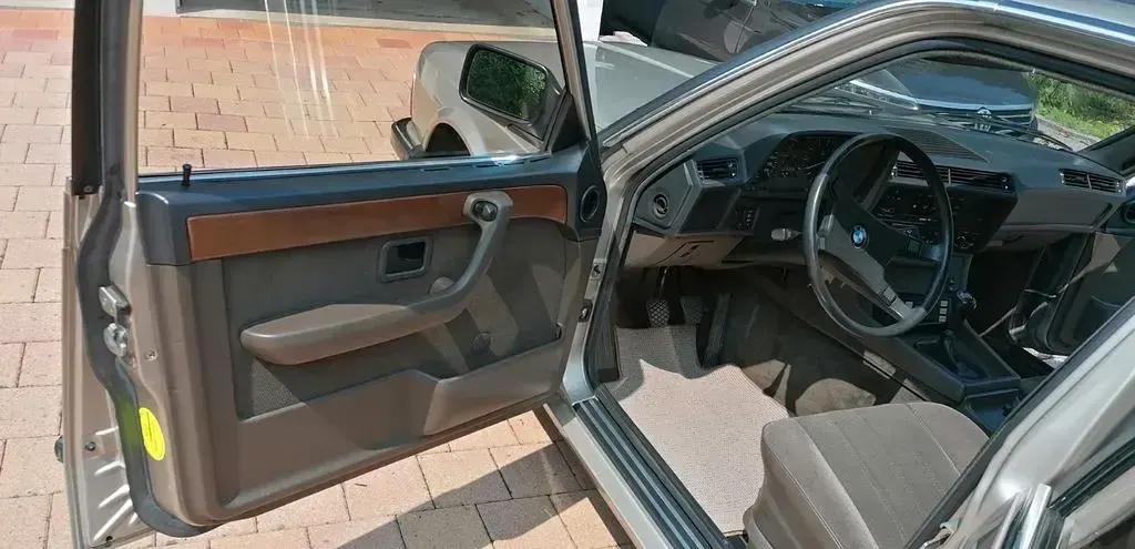 Second-hand BMW 728 184 CP (135 kW) 1983 Bej Berlinǎ