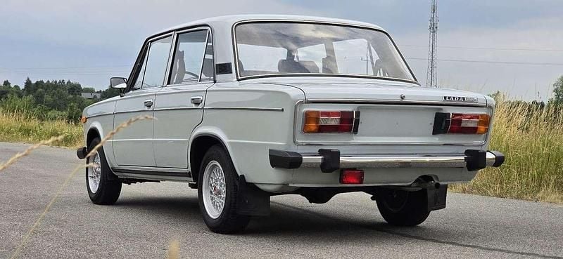 Second-hand Lada 2106 64 CP (47 kW) 1989 Berlinǎ
