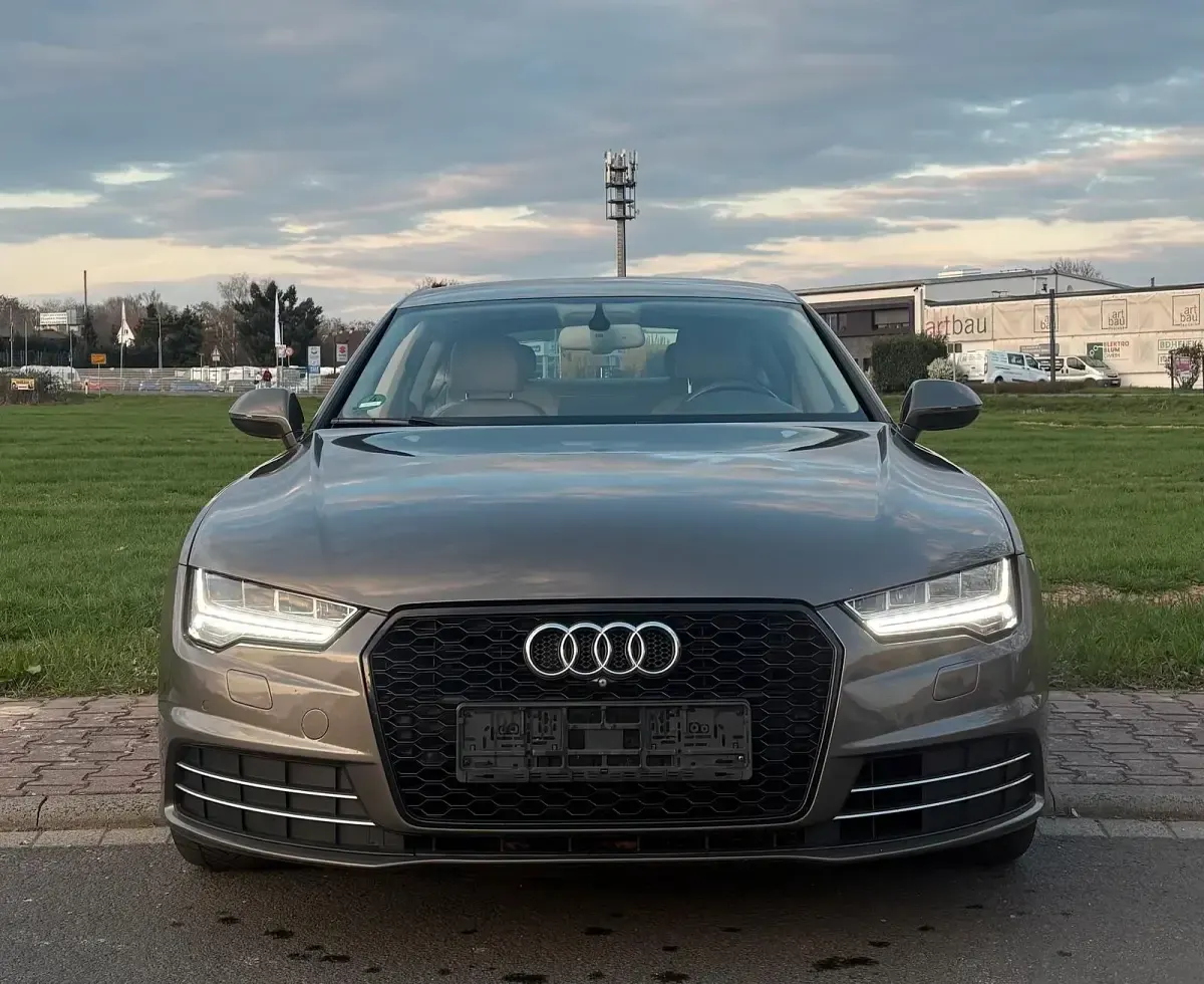 Gebraucht Audi A7 Basis 333 PS (244 kW) 2015 Braun Kleinwagen