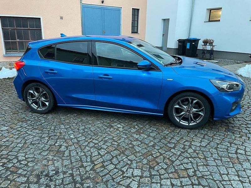 Gebraucht Ford Focus ST-Line 155 PS (114 kW) 2020 Blau Limousine