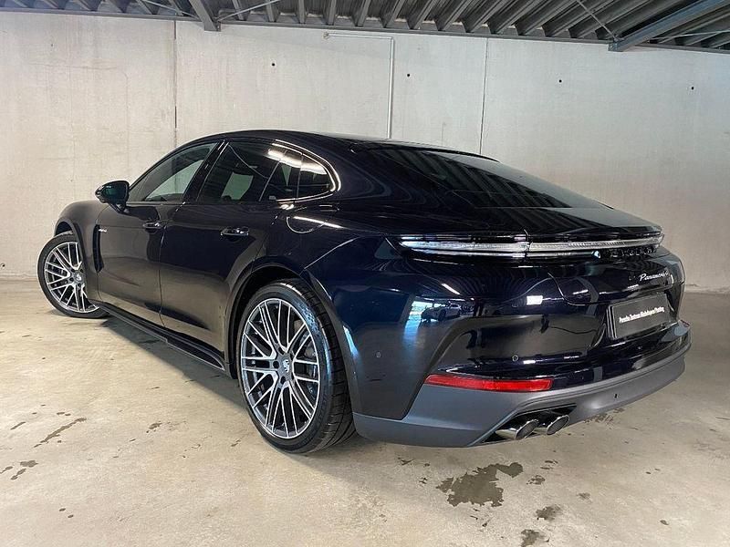 Gebraucht Porsche Panamera 4 470 PS (345 kW) 2025 Tiefschwarzmetallic Limousine