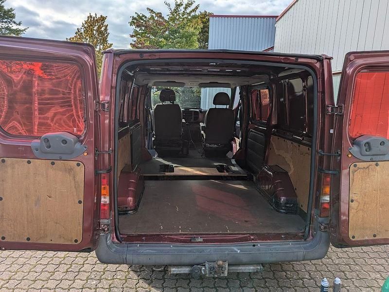 Second-hand Ford Transit 125 CP (91 kW) 2005 Roșu Monovolum