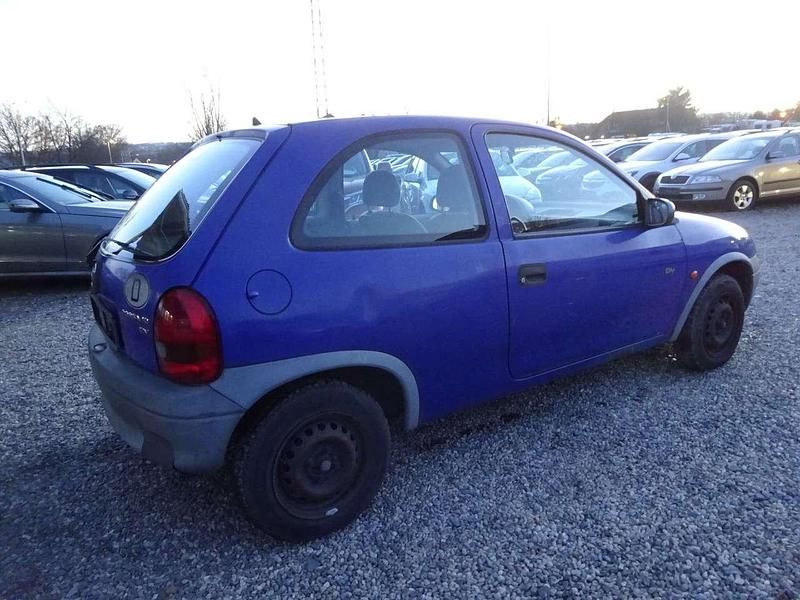 Gebraucht Opel Corsa 54 PS (39 kW) 1998 Blau Limousine
