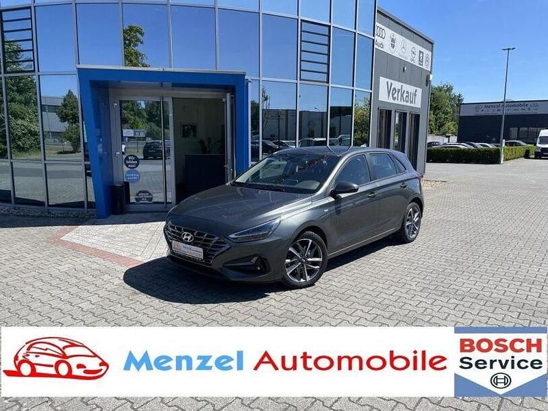 Grau Gebraucht 2024 Hyundai i30 GO! Limousine | 17.500 € - Bild 1/4
