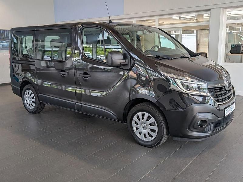 Schwarz midnight Gebraucht 2020 Renault Trafic Life Van | 29.950 € (Guter Preis) - Bild 1/4