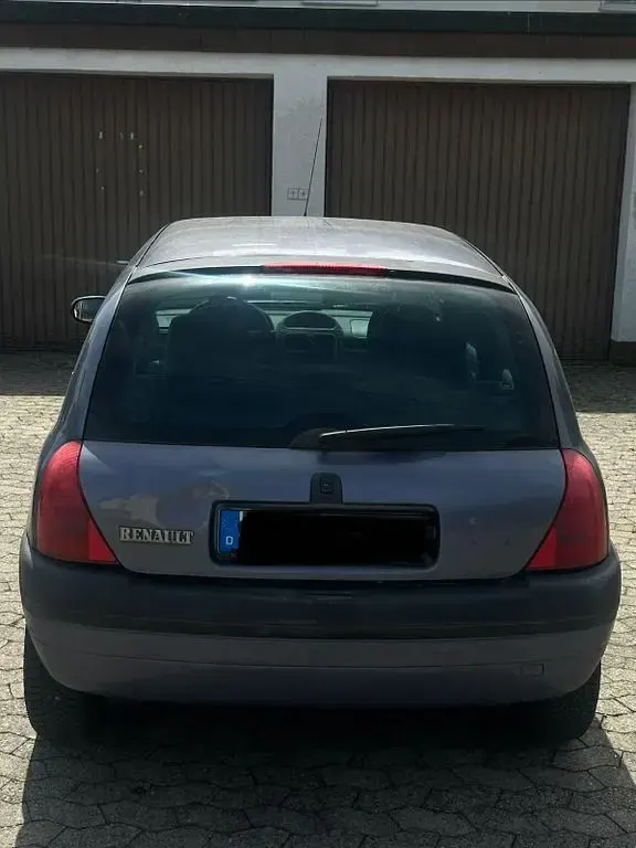 Gebraucht Renault Clio 75 PS (55 kW) 2000 Limousine