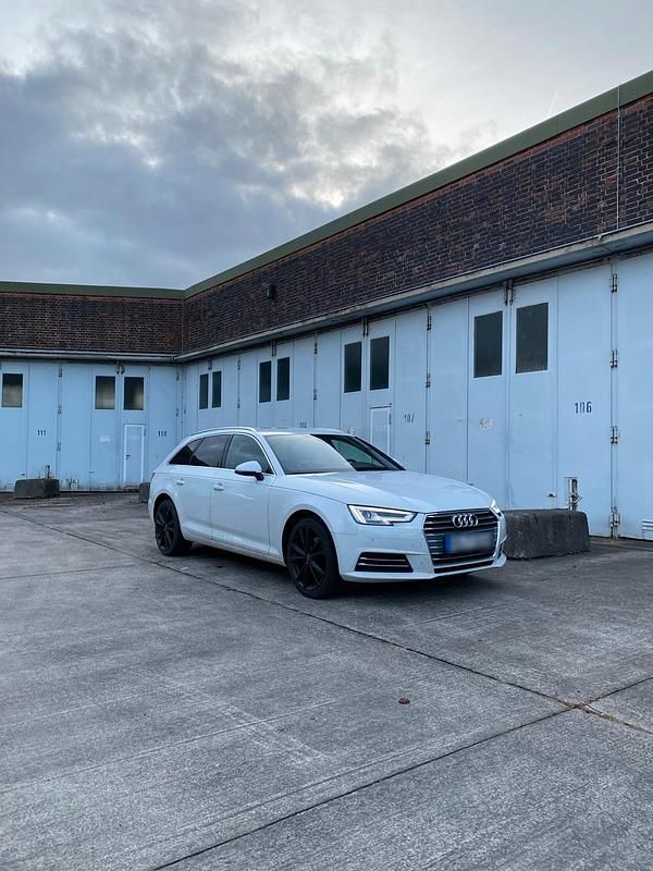 Gebraucht Audi A4 190 PS (139 kW) 2016 Weiß Kombi