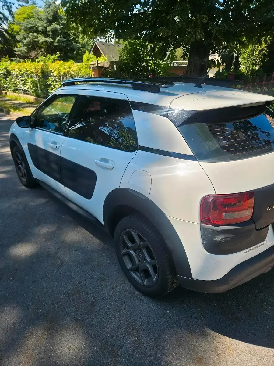 Gebraucht Citroën C4 Cactus 99 PS (72 kW) 2015 Weiß Kleinwagen