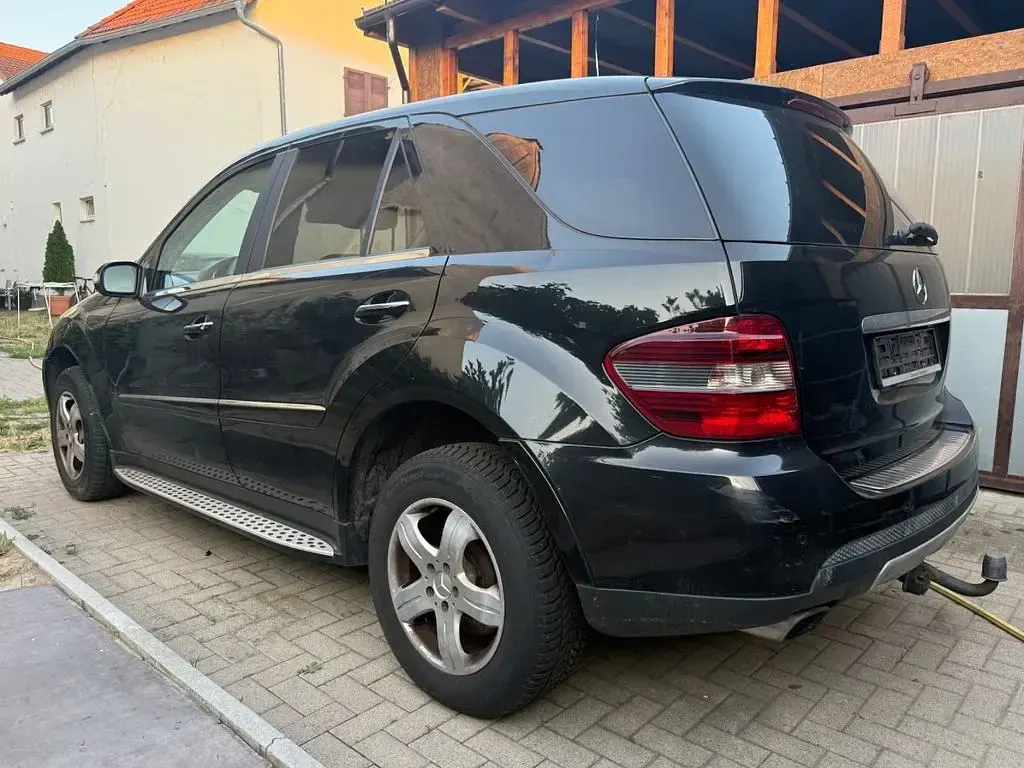 Gebraucht Mercedes ML280 190 PS (139 kW) 2007 Schwarz SUV