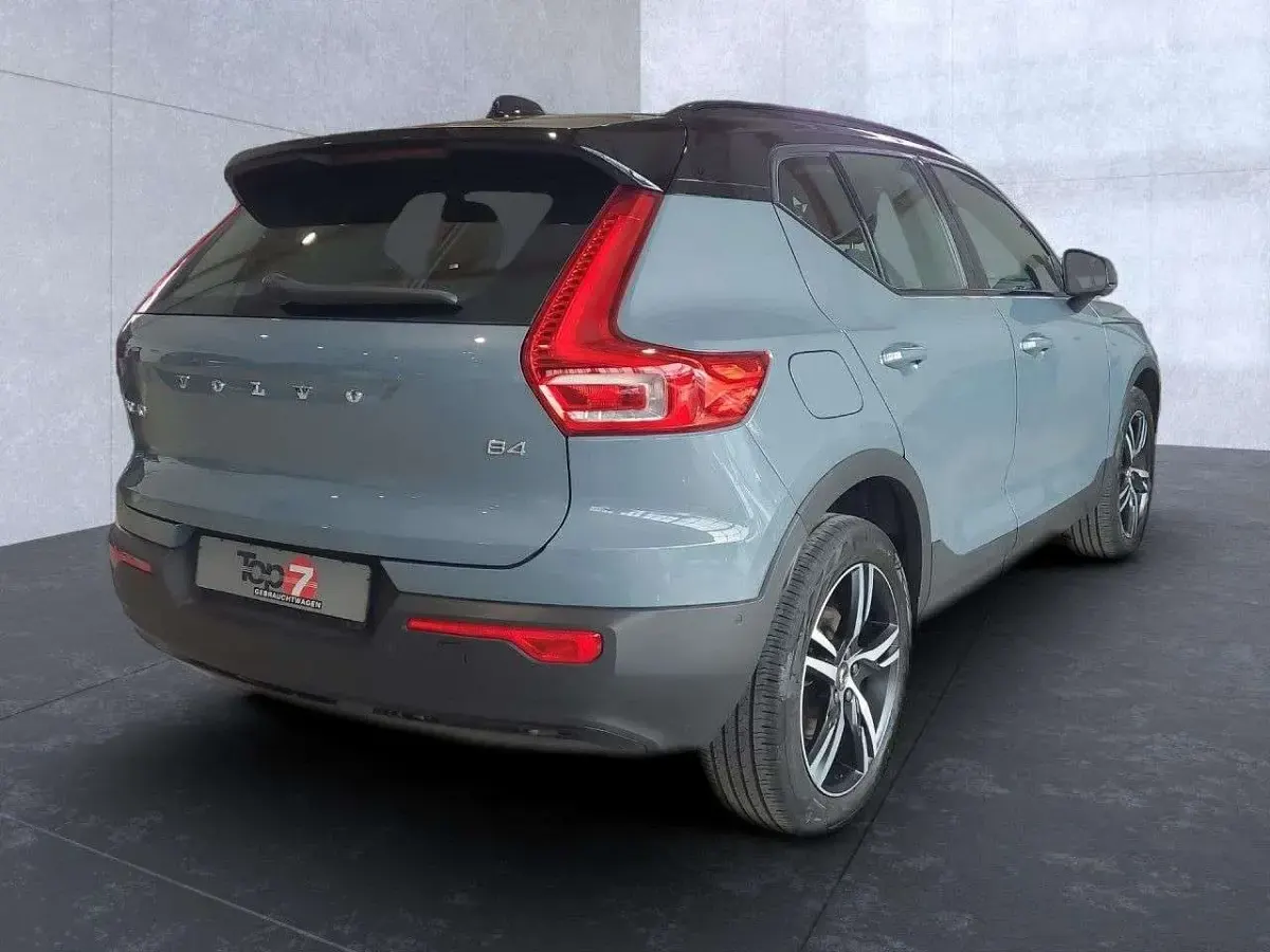 Gebraucht Volvo XC40 R-Design 197 PS (144 kW) 2022 Thunder grey / (metallic) SUV