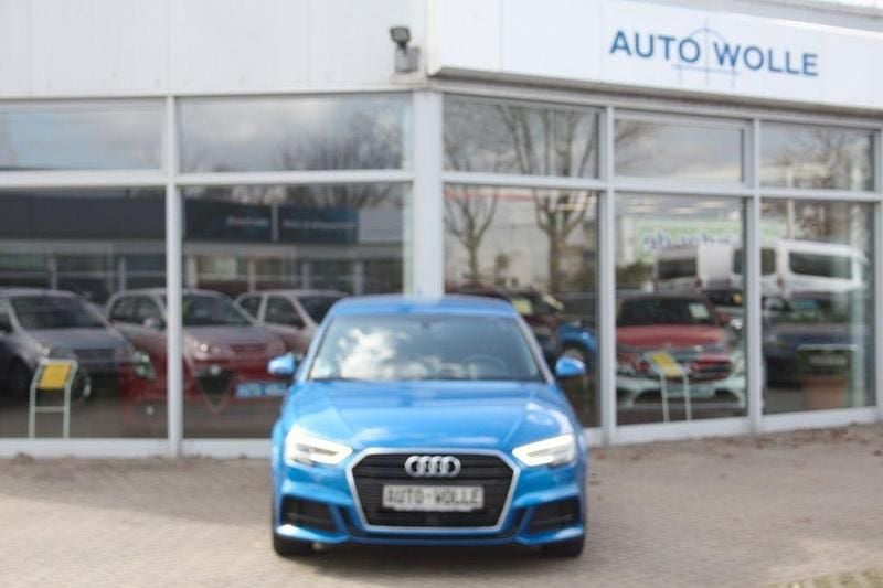 Gebraucht Audi A3 S-Line 116 PS (85 kW) 2018 Blau Limousine