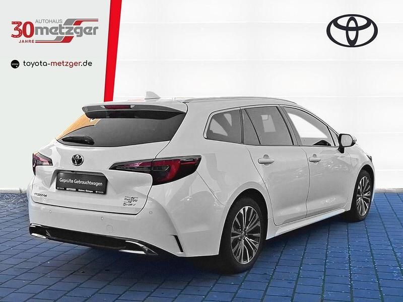 Gebraucht Toyota Corolla Team 140 PS (102 kW) 2024 Weiss Kombi