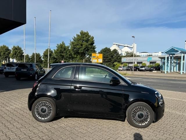 Gebraucht Fiat 500e Icon 86 kW (118 PS) 2022 Nero, uni Kleinwagen