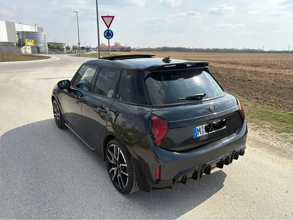 Gebraucht Mini John Cooper Works 204 PS (150 kW) 2026 Schwarz Kleinwagen