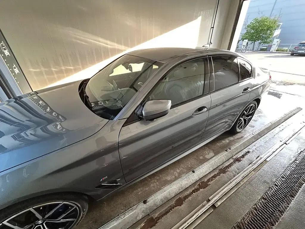 Gebraucht BMW 540 Performance 333 PS (244 kW) 2022 Grau Limousine