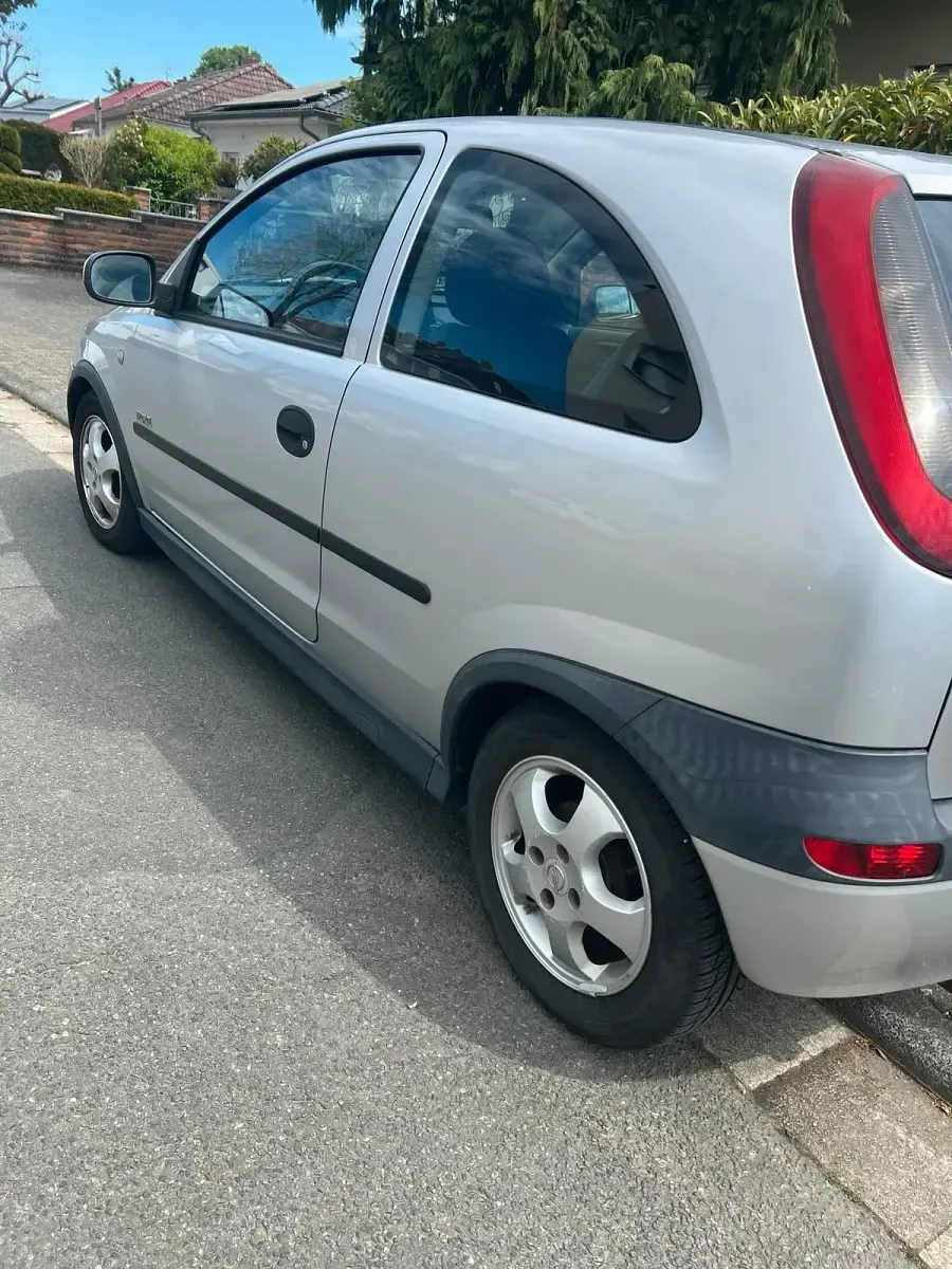 Brugt Opel Corsa 90 HK (66 kW) 2001 Grå Hatchback