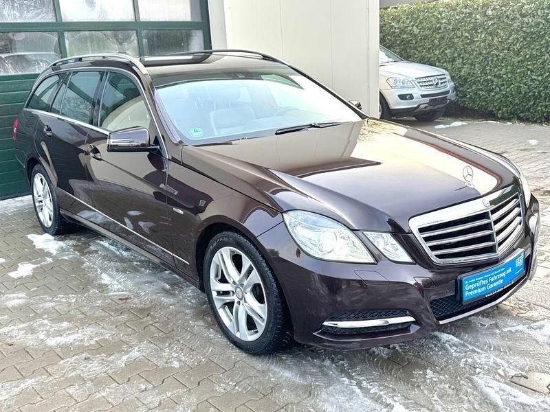 Gebraucht Mercedes E300 Avantgarde 231 PS (169 kW) 2012 Braun Limousine