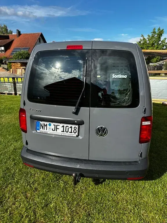 Gebraucht VW Caddy 102 PS (75 kW) 2018 Grau Van / Kleinbus