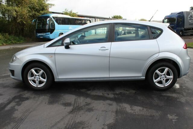 Gebraucht Seat Leon Ecomotive 105 PS (77 kW) 2010 Grau metallic Limousine