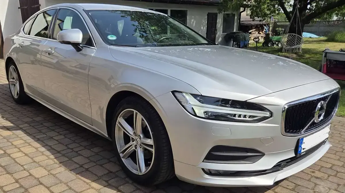 Gebraucht Volvo S90 Momentum 190 PS (139 kW) 2020 Silber Limousine