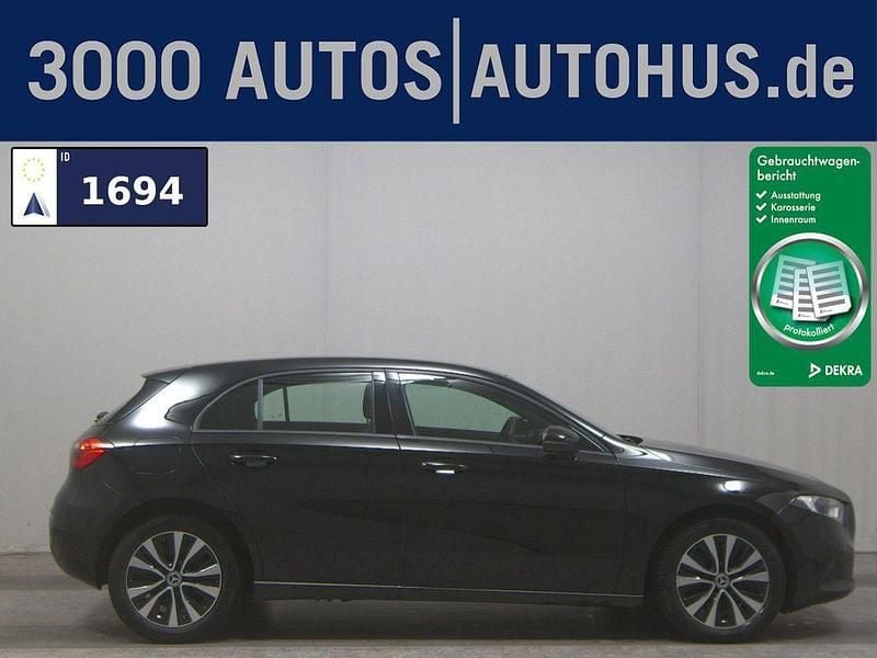 Schwarz Gebraucht 2022 Mercedes A250 Limousine | 18.980 € (Superpreis) - Bild 1/4