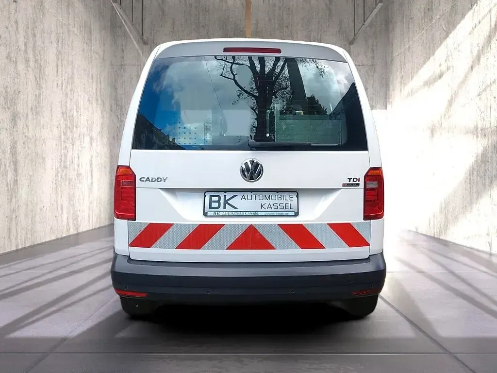 Käytetty VW Caddy 122 HP (89 kW) 2016 Valkoinen Tila-auto