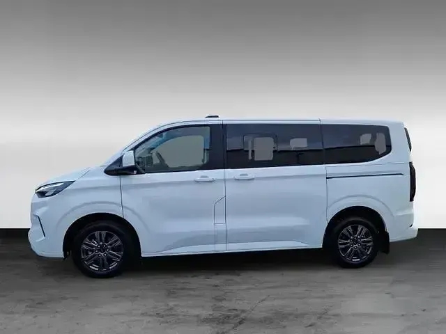 Gebraucht Ford Tourneo Custom Titanium 136 PS (100 kW) 2025 Weiß Van