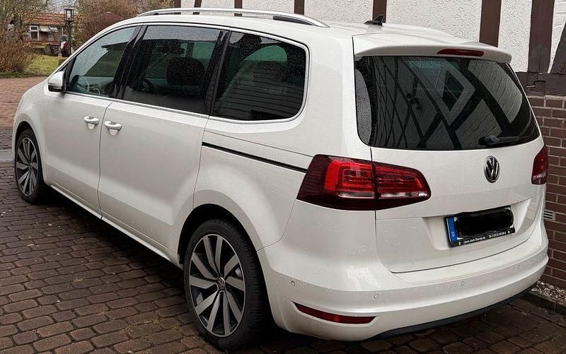 Gebraucht VW Sharan Highline 150 PS (110 kW) 2016 Weiß Van / Kleinbus