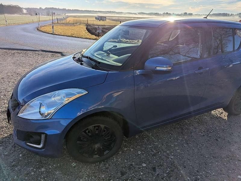 Gebraucht Suzuki Swift 94 PS (69 kW) 2014 Blau Kleinwagen