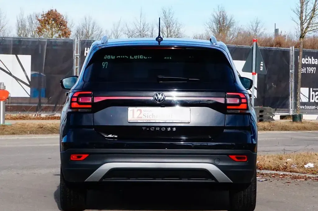 Używany VW T-Cross Style 120 KM (88 kW) 2022 Czarny SUV