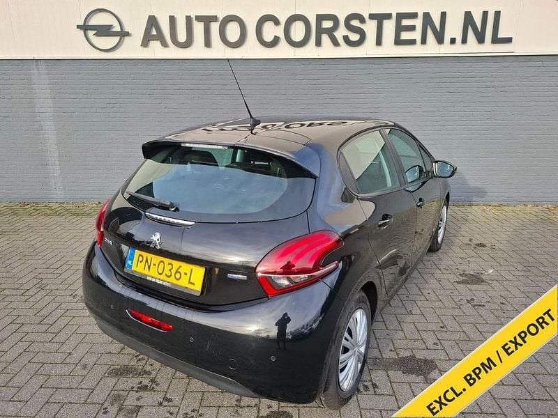 Gebraucht Peugeot 208 82 PS (60 kW) 2017 Schwarz Kleinwagen