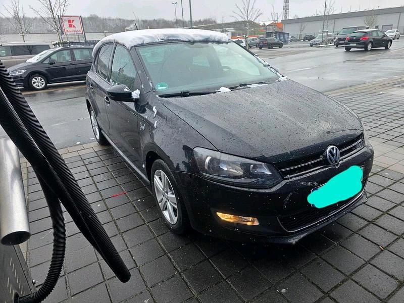 Gebraucht VW Polo 60 PS (44 kW) 2013 Schwarz Kleinwagen