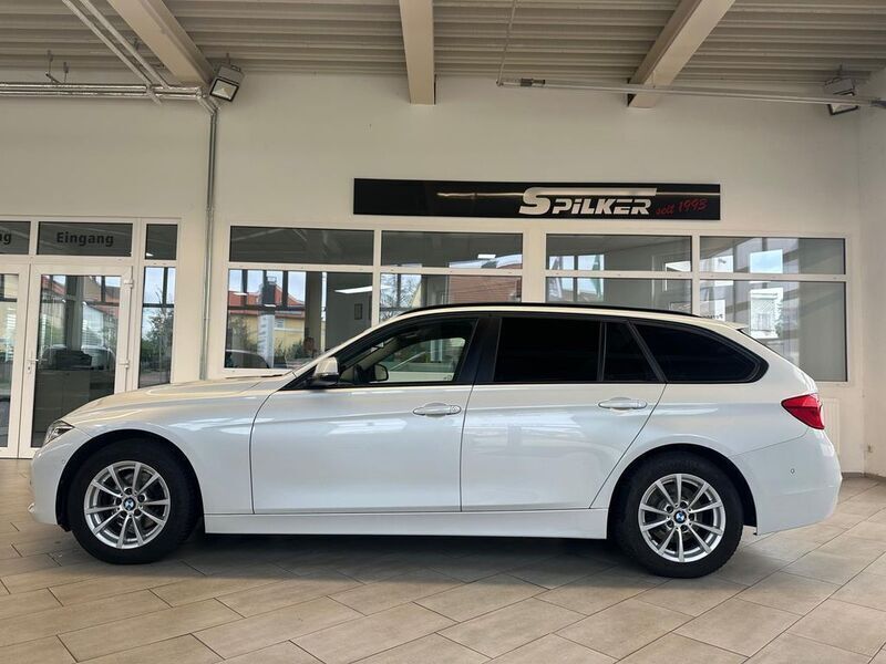 Weiß Gebraucht 2019 BMW 318 Advantage Kombi | 18.999 € (Fairer Preis) - Bild 1/4