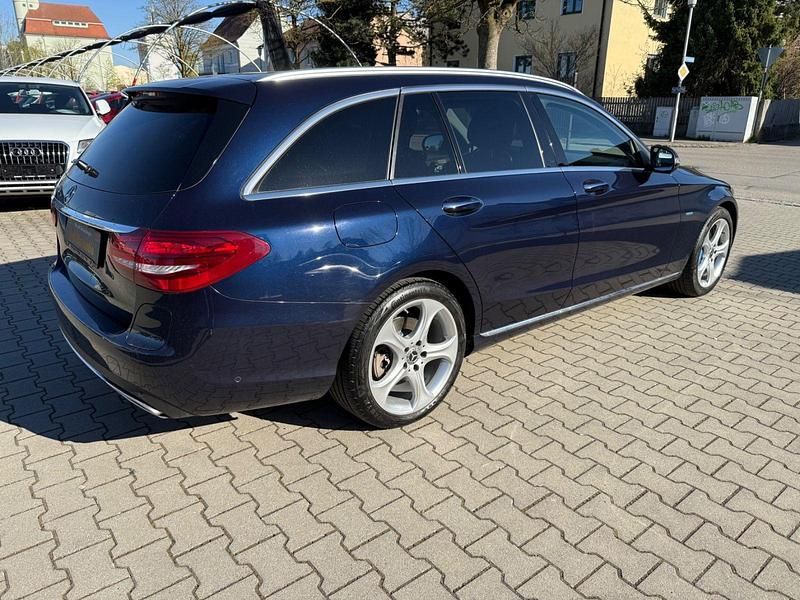 Gebraucht Mercedes C350e 211 PS (155 kW) 2017 Blau Kombi