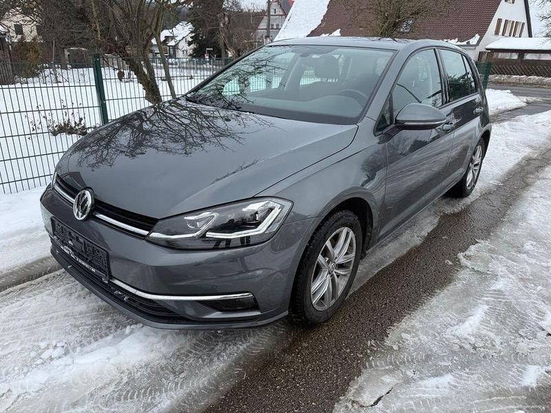 Gebraucht VW Golf VII Highline 125 PS (91 kW) 2018 Grau Limousine