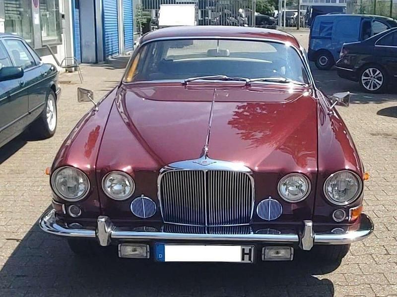 Rot Gebraucht 1967 Jaguar 420 Limousine | 59.500 € - Bild 1/4