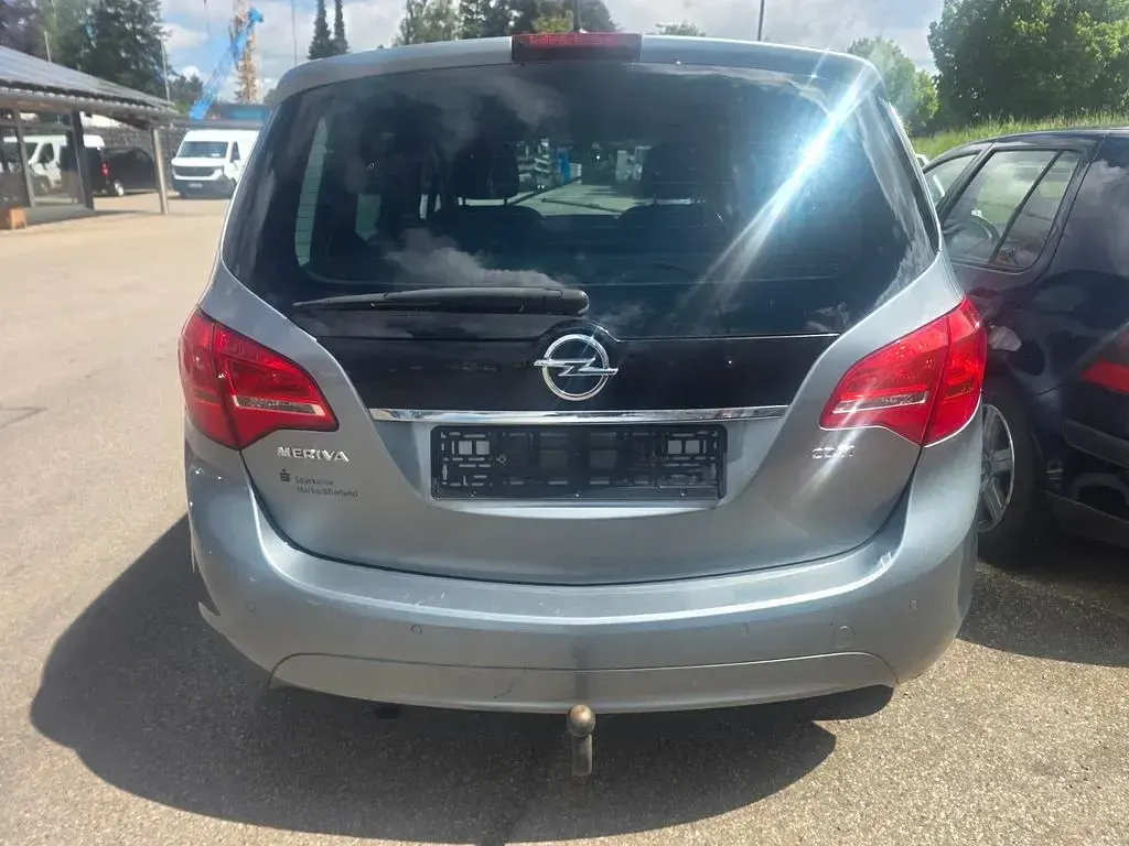 Gebraucht Opel Meriva Design Edition 110 PS (80 kW) 2011 Silber Van / Kleinbus