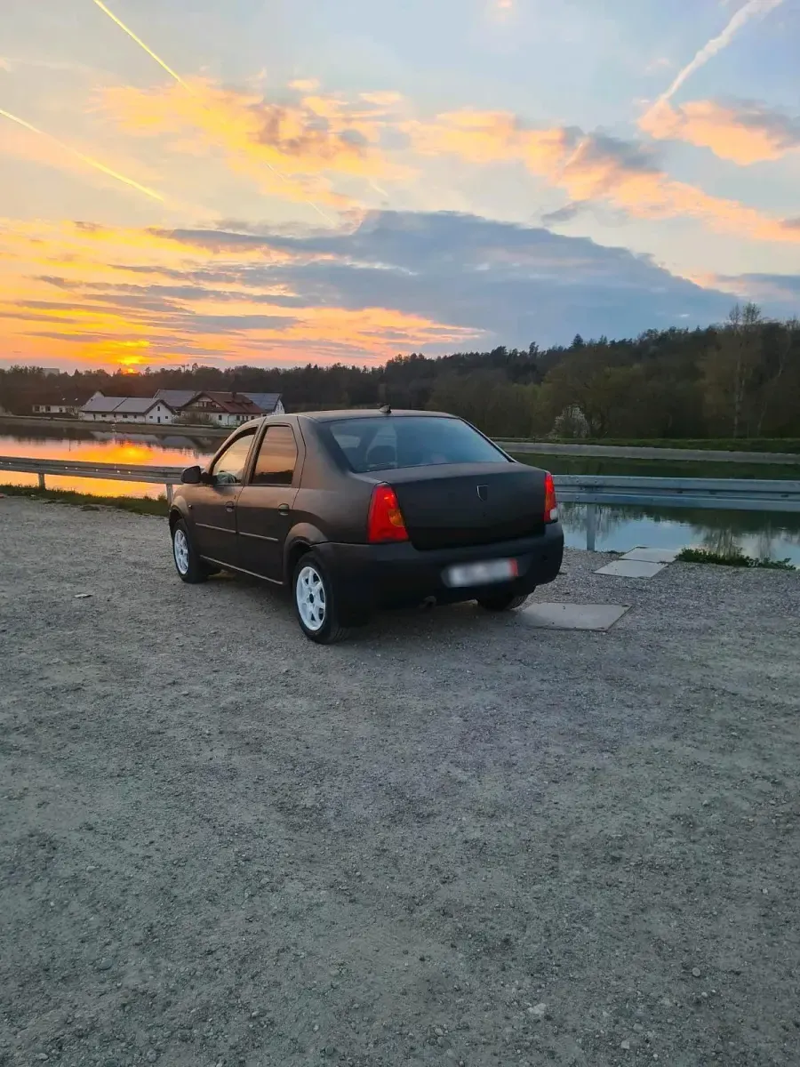 Używany Dacia Logan 75 KM (55 kW) 2006 Czarny Sedan/Limuzyna