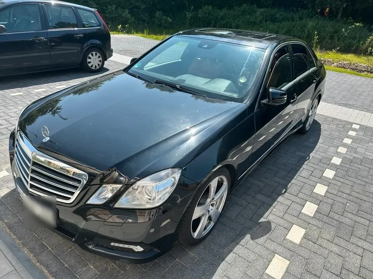 Gebraucht Mercedes E350 Avantgarde 231 PS (169 kW) 2009 Schwarz Limousine