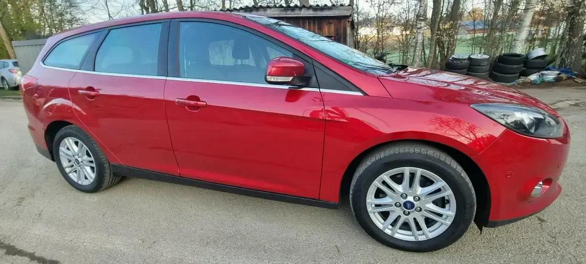 Gebraucht Ford Focus 150 PS (110 kW) 2014 Rot Kombi